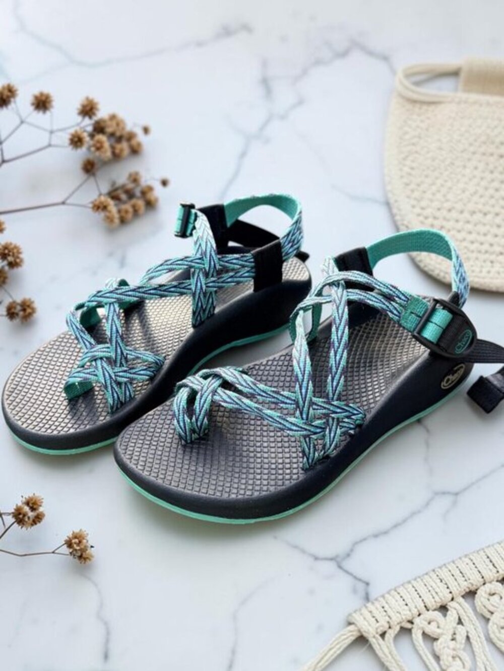 Chaco Hiking Outdoor Green Blue Sandals Women’s 8 Adjustable Strap